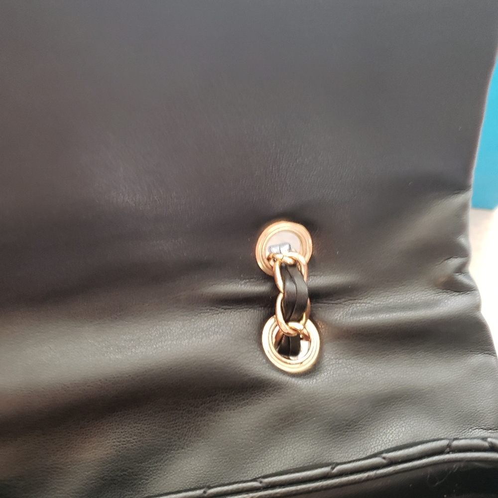 Badgley Mischka black pillow quilt purse / shoulder bag - Picture 5 of 16